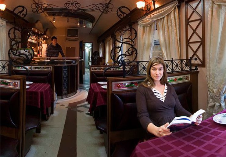 Rossiya train restaurant car