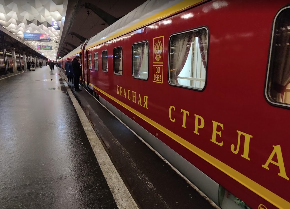 Red Arrow train at Moskovsky Station in Saint Petersburg