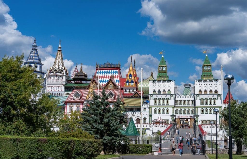 Izmaylovo Kremlin and souvenirs market