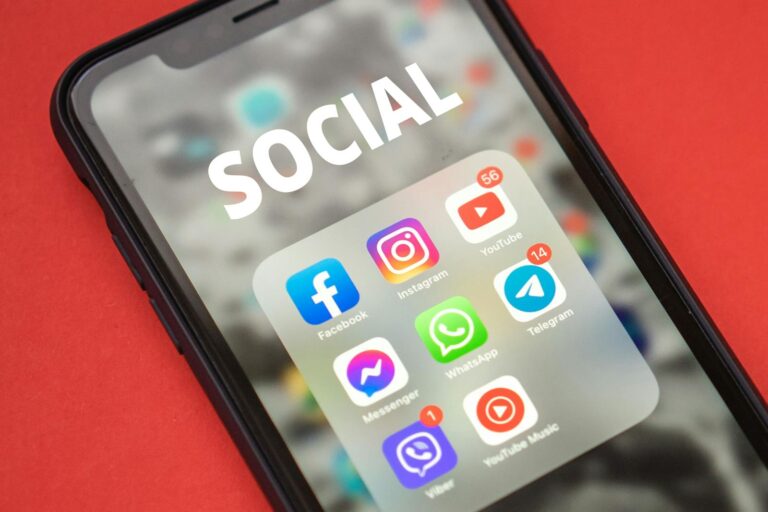 telegram russia smartphone social media apps