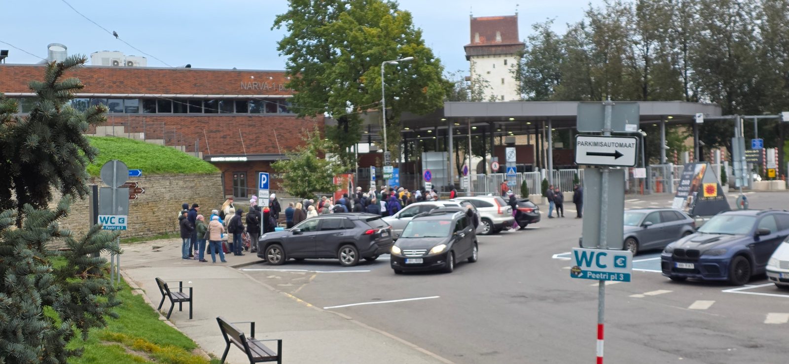 Queue of people waiting at the Narva border crossing between Estonia and Russia