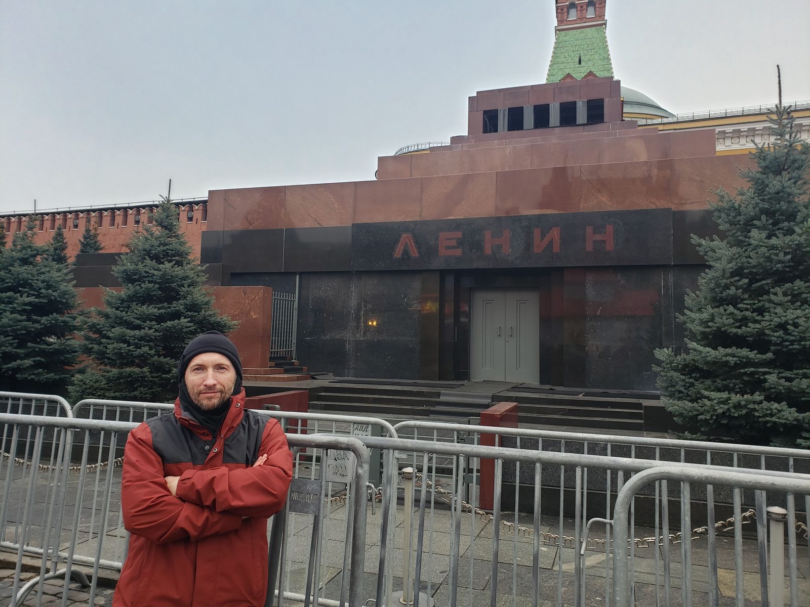 Moscow in December, under snow and Christmas decorations