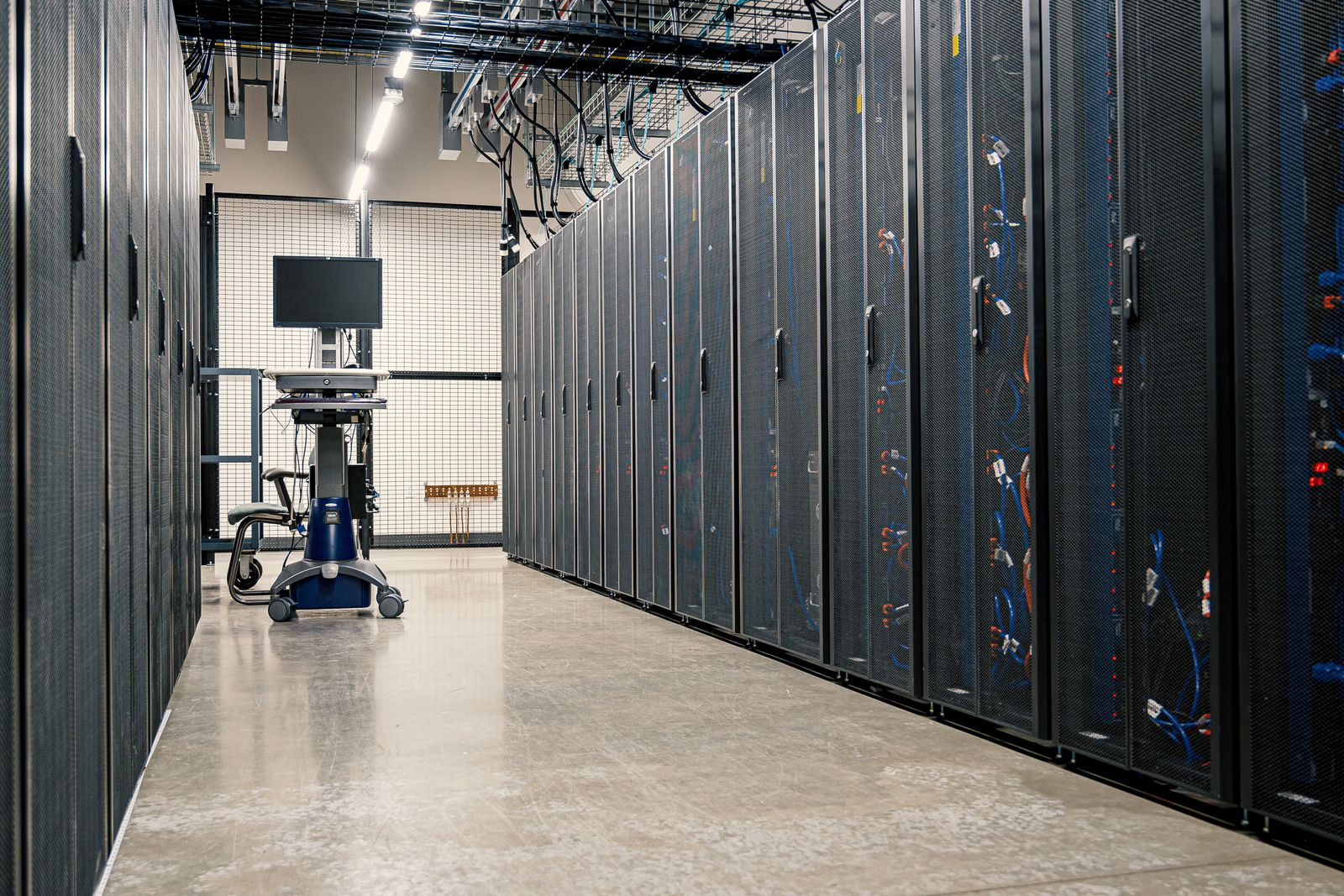 Servers in a data center: the backbone of your own VPN with Amnezia